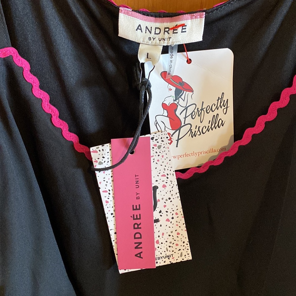 Cute top! - Picture 3 of 3